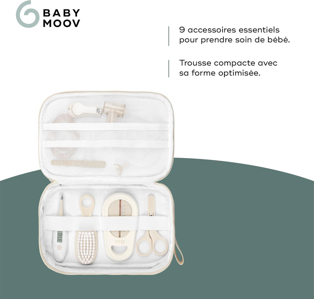 Babymoov Trousse de Soin Bébé - Compacte & Nomade - Dès la naissance - 9 Accessoires Essentiels Soin de Bébé dont Brosse à Cheveux, Thermomètre digital, Thermomètre de bain, Petit Coupe Ongles, Sable